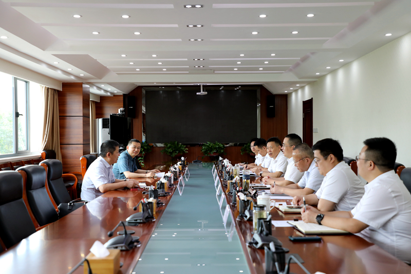 建工控股黨委委員、總會(huì)計(jì)師王淑德赴公司調(diào)研 - 副本
